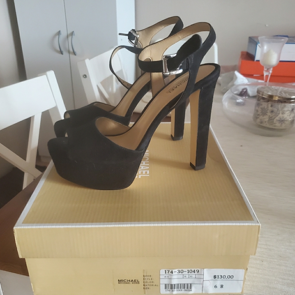 BNIB Michael Kors platform heels